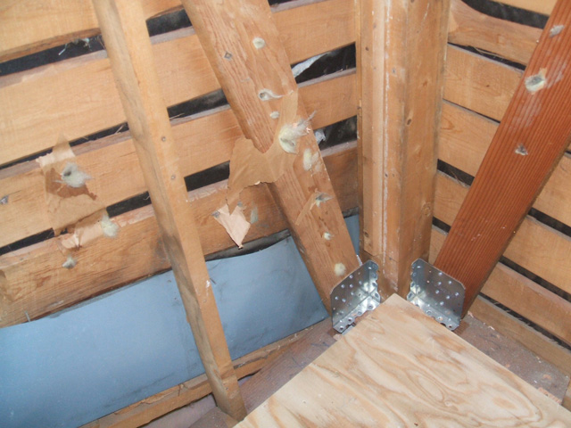 筋交い金物補強